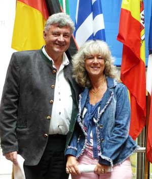 im Mai 2012 Die Kreisvorsitzende der Frauenunion Gerlinde Koch-Dörringer und Rudolf Denzel, Kreisvorsitzender der Mittelstandsunion München Land